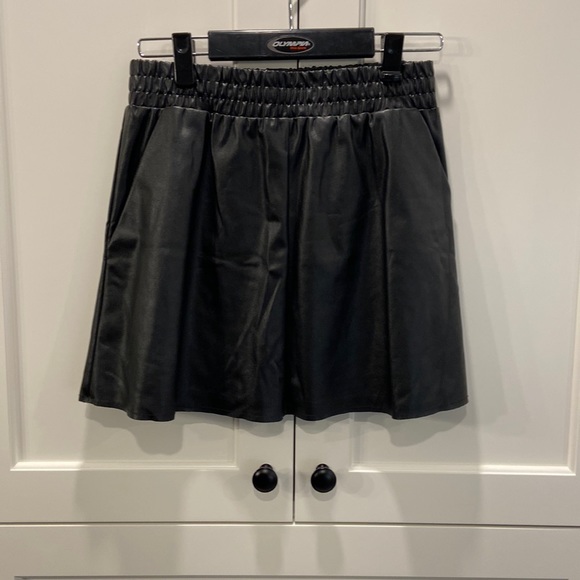 BCBGMAXAZRIA Laika Vegan Leather Skirt (In NEW condition) - Picture 3 of 8